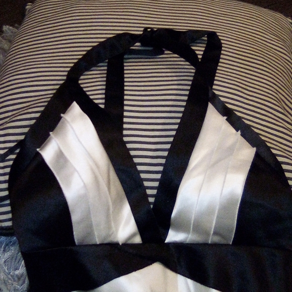 Ladies BCBG Dress - Picture 7 of 8